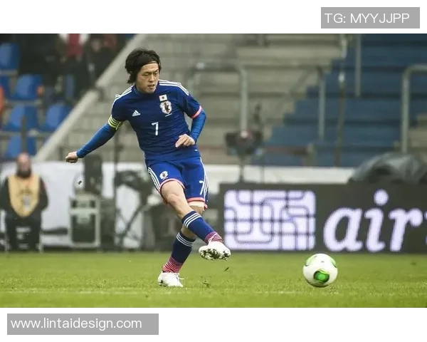 日本前足球明星中村的传奇生涯与对足球的热爱之路