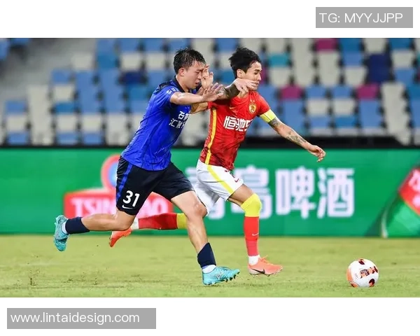 广州足球队逆袭之旅揭秘:从低谷到巅峰的精彩历程与奋斗故事 广州足球队逆袭之旅揭秘:从低谷到巅峰的精彩历程与奋斗故事